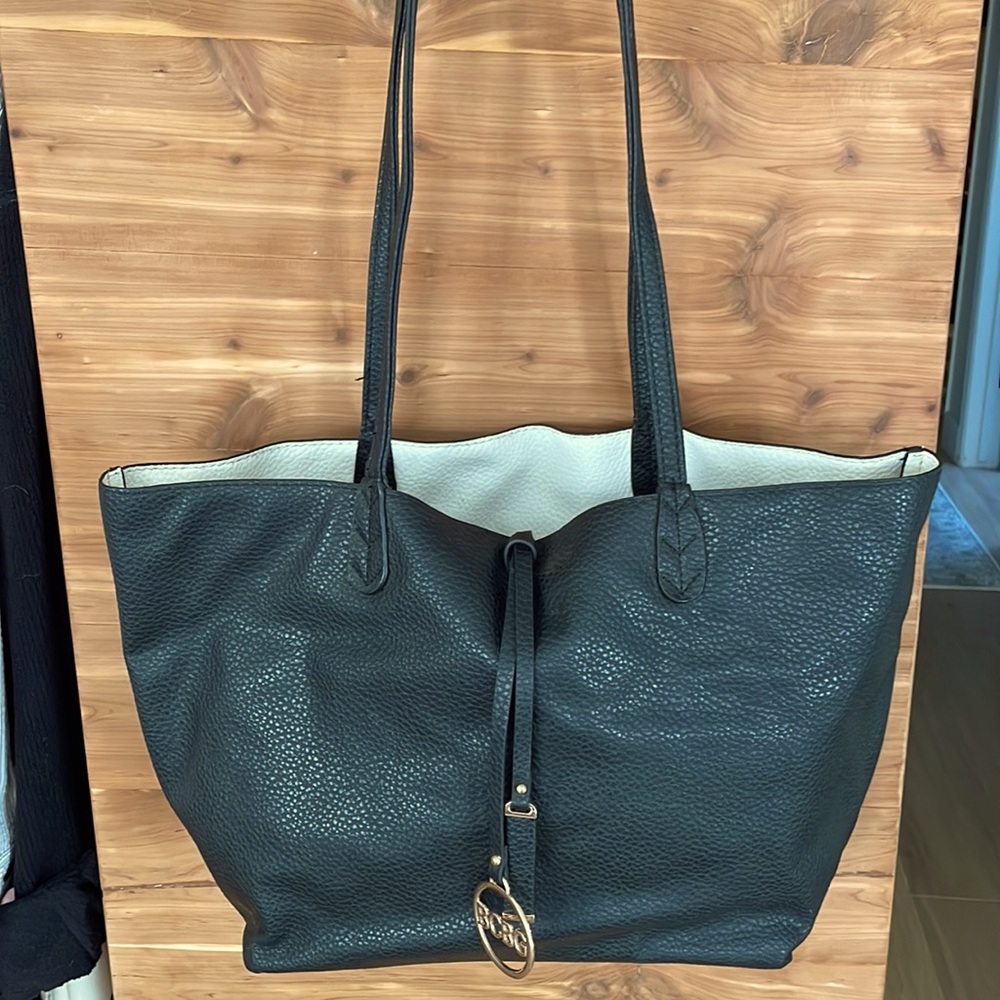 BCBG BAG it TOTE